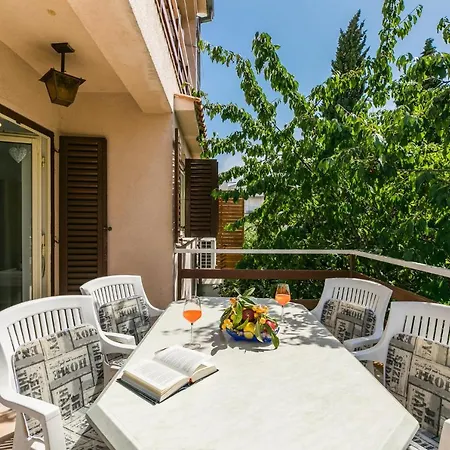 Apartment Julia -