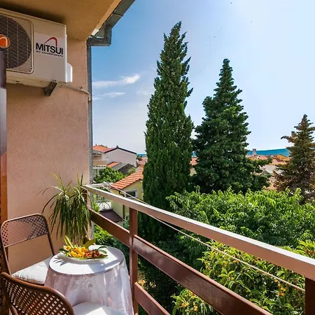 Julia - Apartment Selce