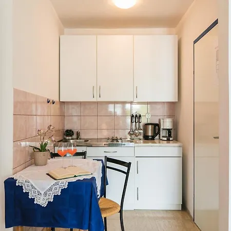 Julia - Apartment Selce