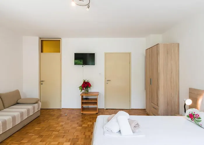 Julia - Apartman Selce