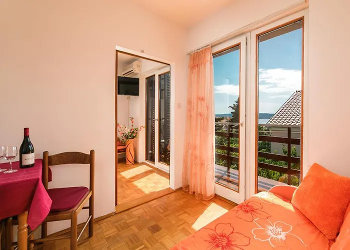 Julia - Διαμέρισμα *